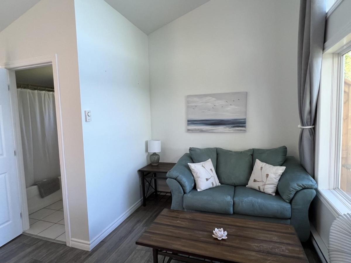 Knotty Pine Ocean Front Suite - Adults Only Ingonish Zewnętrze zdjęcie