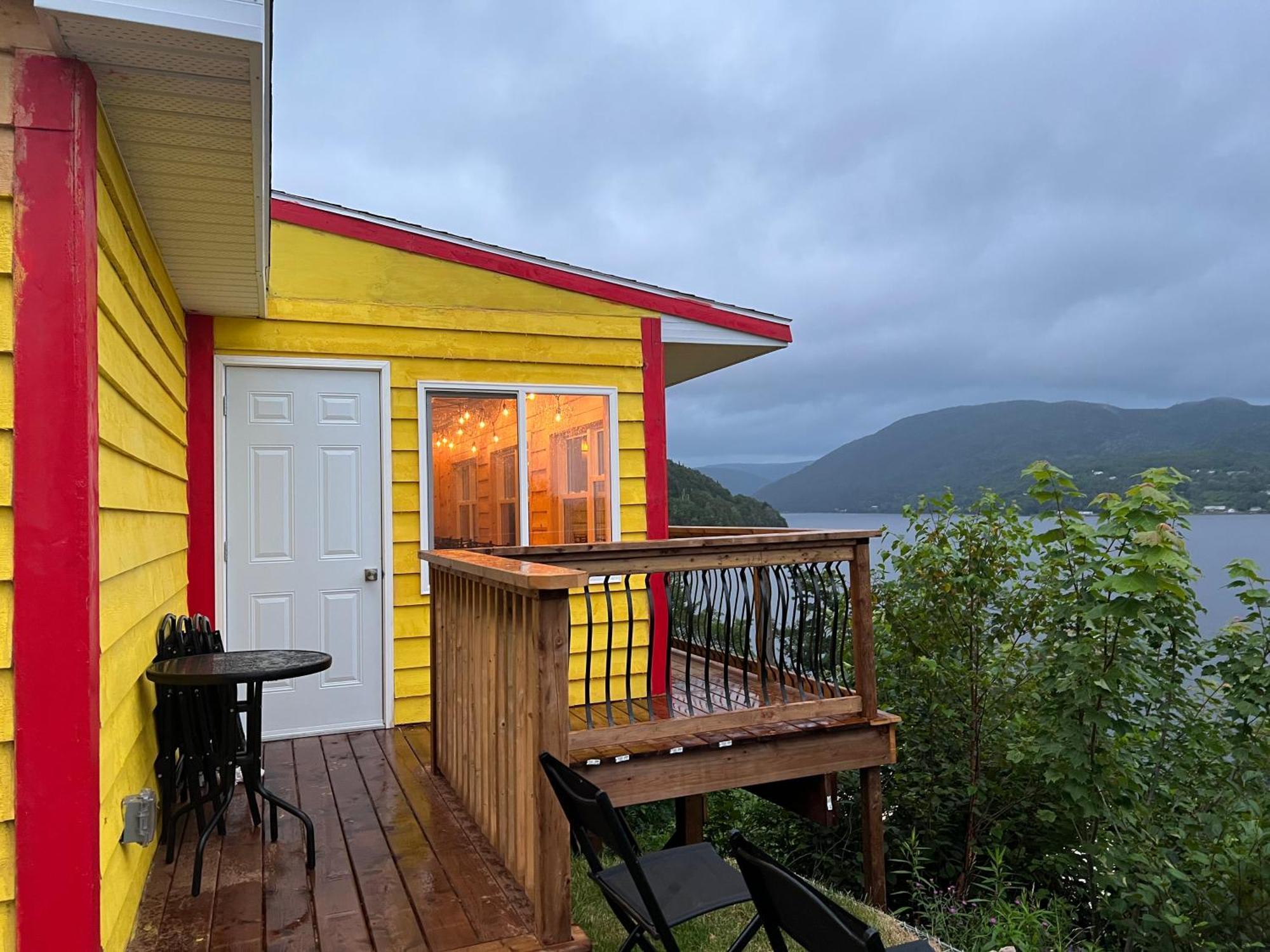 Knotty Pine Ocean Front Suite - Adults Only Ingonish Zewnętrze zdjęcie